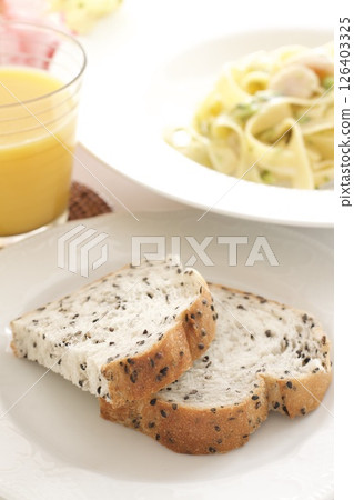 Black sesame paste 126403325