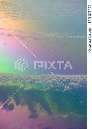 從飛機上看到的宮古島海岸午後陽光下的大海 126403972