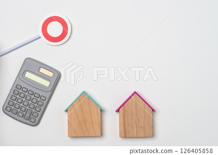 一個圓圈和一棟房子的圖像 126405858