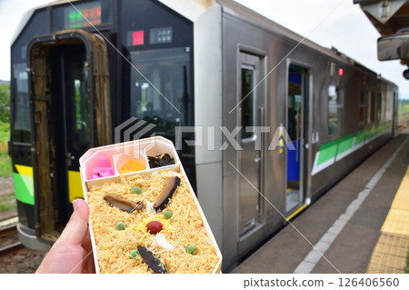 JR北海道室蘭本線長萬部站至禮文站的普通列車車窗景色(2023年夏季多雲) JR北海道室蘭本線長萬部站至禮文站的普通列車車窗景色(2023年夏季多雲) 126406560