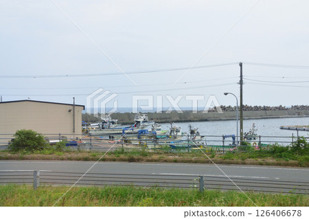 JR北海道室蘭本線禮文站至洞爺站區間列車車窗景色(2023年夏季多雲) JR北海道室蘭本線禮文站至洞爺站區間列車車窗景色(2023年夏季多雲) 126406678