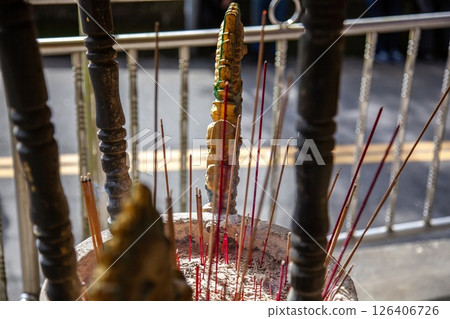 焚香祈福,祈求平安 焚香祈福,祈求平安 126406726