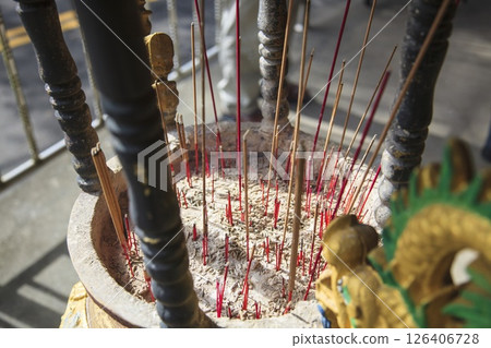 焚香祈福，祈求平安 126406728