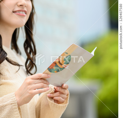 Portrait of a woman traveling 126407580