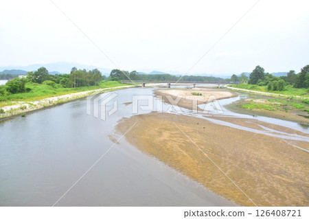JR北海道室蘭本線登別站至白老站區間列車車窗景色(2023年夏季多雲) JR北海道室蘭本線登別站至白老站區間列車車窗景色(2023年夏季多雲) 126408721