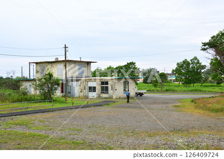 Scenery from Tomakomai Station to Mukawa Station on the JR Hokkaido Hidaka Main Line (cloudy in summer 2023) 126409724