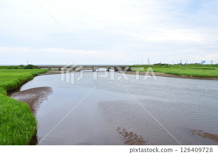 Scenery from Tomakomai Station to Mukawa Station on the JR Hokkaido Hidaka Main Line (cloudy in summer 2023) 126409728