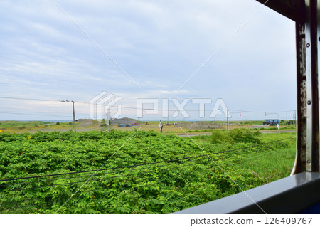 JR北海道日高本線苫小牧站至穆川站的風景（2023年夏季多雲） 126409767