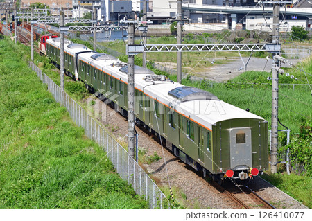 Tokaido Main Line Freight Branch, Sakuragicho-Higashi-Takashima, JR Freight, DD200-18 (Aichi) + Tokyu 6020 series, 6152 train 126410077