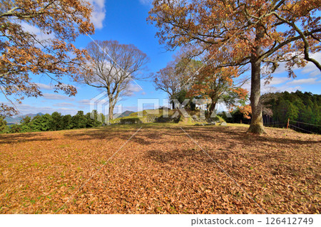 大和國「宇田松山城」-城門遺址的石牆與圍牆 126412749