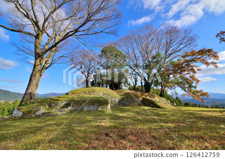 Yamato Province "Uda Matsuyama Castle" - Stone walls and enclosures of the gate ruins 126412759