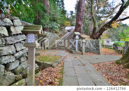 大和國「宇田松山城」-城門遺址的石牆與圍牆 126412766