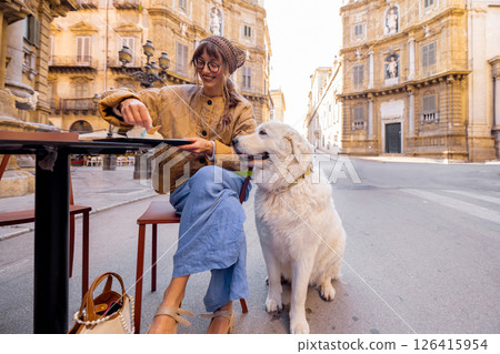 Gelato for Two in Palermo 126415954