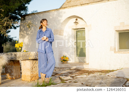 Golden Hour Coffee 126416031