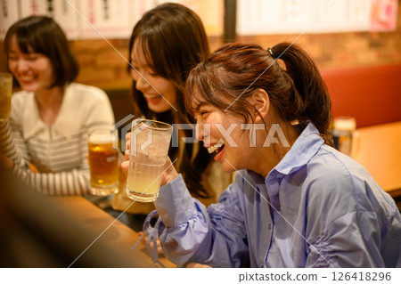 A scene at an izakaya 126418296