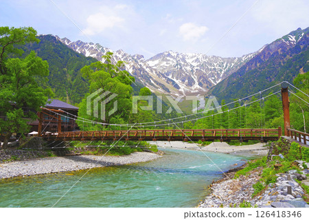 《Amazing view of Kamikochi》The area around Kappa Bridge is filled with beautiful fresh greenery 《Amazing view of Kamikochi》The area around Kappa Bridge is filled with beautiful fresh greenery 126418346