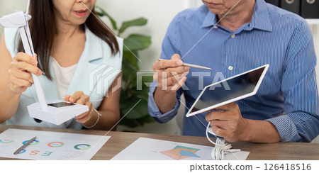 Sustainability teamwork: Analyzing ESG metrics with handheld devices Sustainability teamwork: Analyzing ESG metrics with handheld devices 126418516