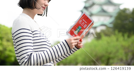 旅遊婦女和指南 旅遊婦女和指南 126419139