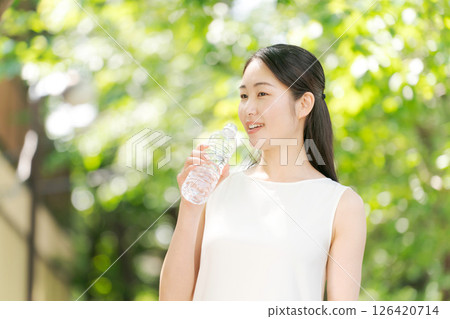 婦女補充水合作用 126420714