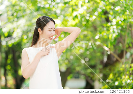 腋下美容,美容形象 腋下美容,美容形象 126421365