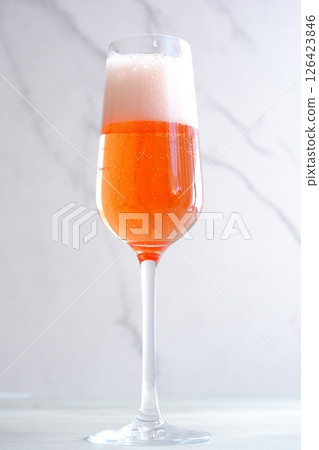 Chilled rosé champagne (sparkling wine) 126423846