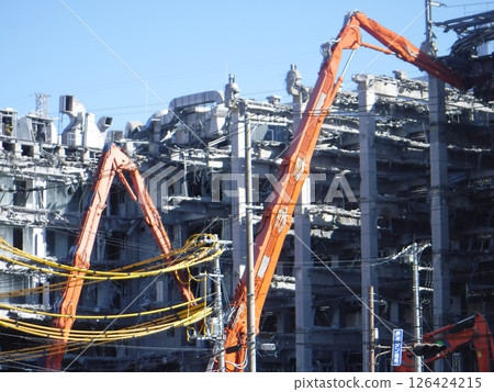 拆除建築物的施工現場 126424215