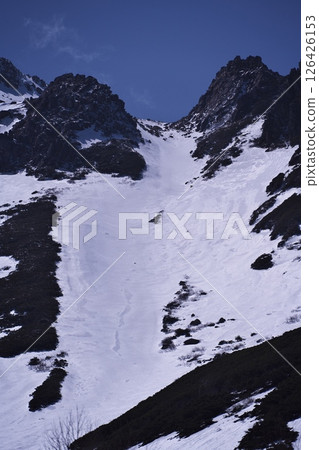 從滑雪登山八合目乘坐春之禦岳索道前往和屋山 從滑雪登山八合目乘坐春之禦岳索道前往和屋山 126426153