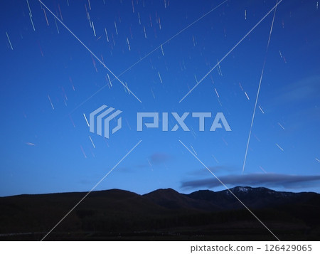 The fading stars and Mount Azuma before dawn (20250508035016) 126429065
