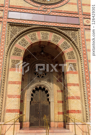Dohany Street Synagogue also known as the Great Synagogue or Tabakgasse Synagogue in Budapest, Hungary 126429301