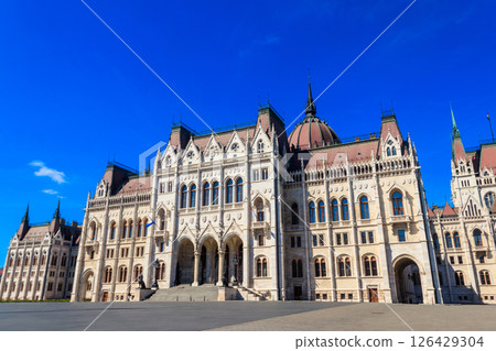 Beautiful building of Parliament in Budapest, Hungary 126429304