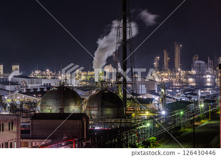《Yamaguchi Prefecture》 Night view of factories in Shunan City and around Shunan Ohashi Bridge 126430446