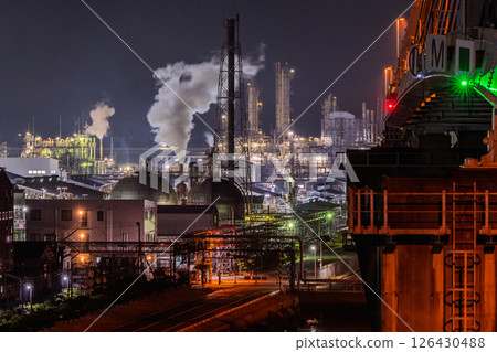 《Yamaguchi Prefecture》 Night view of factories in Shunan City and around Shunan Ohashi Bridge 《Yamaguchi Prefecture》 Night view of factories in Shunan City and around Shunan Ohashi Bridge 126430488