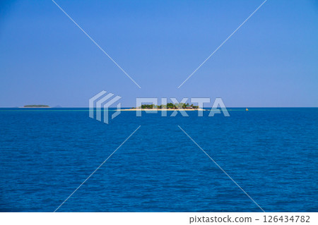 A resort island in the Mamanuca Islands, west of Viti Levu, Republic of Fiji, Oceania A resort island in the Mamanuca Islands, west of Viti Levu, Republic of Fiji, Oceania 126434782