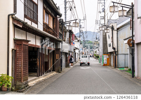 《Ehime Prefecture》Uchiko Town, Important Preservation District for Groups of Traditional Buildings 126436118