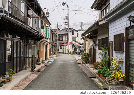 《Ehime Prefecture》Uchiko Town, Important Preservation District for Groups of Traditional Buildings 《Ehime Prefecture》Uchiko Town, Important Preservation District for Groups of Traditional Buildings 126436239