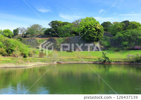 [Saga Prefecture] Nagoya Castle on a clear day, Castle Shadow Pond 126437139