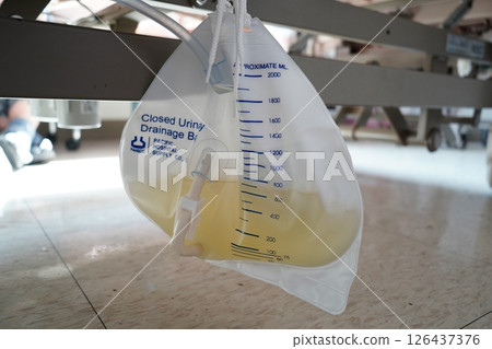 尿袋 126437376