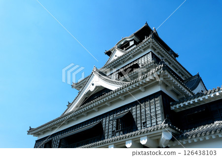 熊本城：藍天與天守閣 126438103