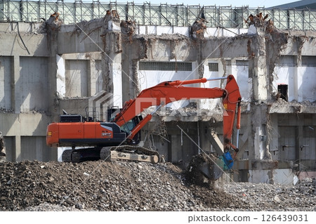 鋼筋混凝土建築拆除現場 126439031