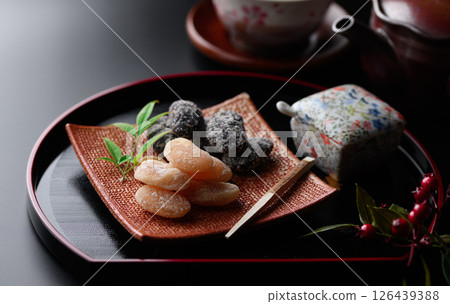 Amanatto（黑色背景） 126439388