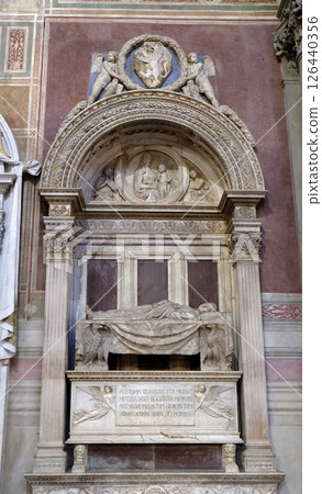 Tomb of Leonardo Bruni Italian humanist, historian and statesman by Bernardo Rossellino, Funerary monument, Basilica of Santa Croce (Basilica of the Holy Cross) in Florence, Italy Tomb of Leonardo Bruni Italian humanist, historian and statesman by Bernardo Rossellino, Funerary monument, Basilica of Santa Croce (Basilica of the Holy Cross) in Florence, Italy 126440356