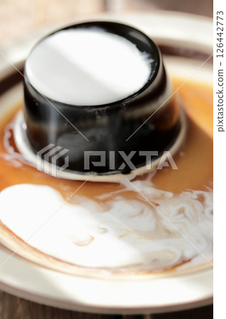 Coffee jelly made with agar and coffee milk 126442773