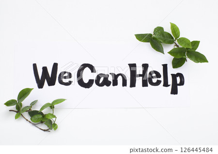 一張英文卡片，上面寫著他們可以幫忙 126445484