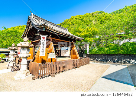[Important Preservation District for Groups of Traditional Buildings] Kitano-cho Yamamoto-dori, Kitano Tenmangu Shrine worship hall, Chuo-ku, Kobe City, Hyogo Prefecture 126446482