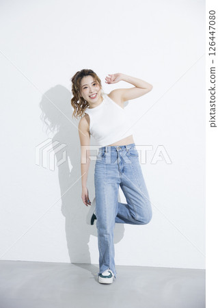 女人跳舞 126447080