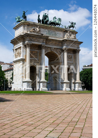 Milan Triumphal Arch 126448074