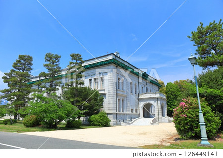 【廣島縣】晴天的日本海上自衛隊第一工業學校(原海軍學院)大禮堂 【廣島縣】晴天的日本海上自衛隊第一工業學校(原海軍學院)大禮堂 126449141