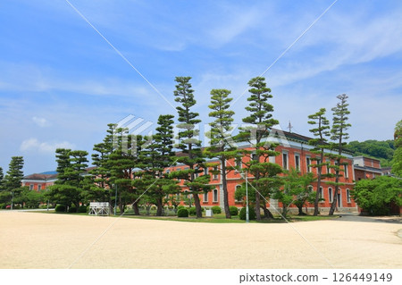 【廣島縣】晴天的日本海上自衛隊第一勤務學校(原海軍士官學校) 【廣島縣】晴天的日本海上自衛隊第一勤務學校(原海軍士官學校) 126449149