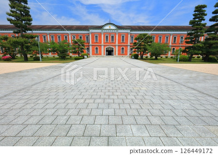【廣島縣】晴天的日本海上自衛隊第一勤務學校(原海軍士官學校) 【廣島縣】晴天的日本海上自衛隊第一勤務學校(原海軍士官學校) 126449172