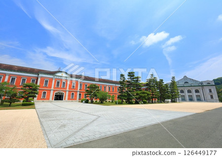 [廣島縣] 晴天的舊海軍學校及其禮堂（日本海上自衛隊第一勤務學校） 126449177